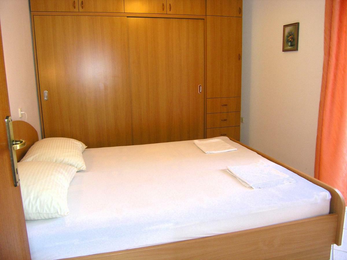 Apartman Juric Lägenhet Krk Town Exteriör bild